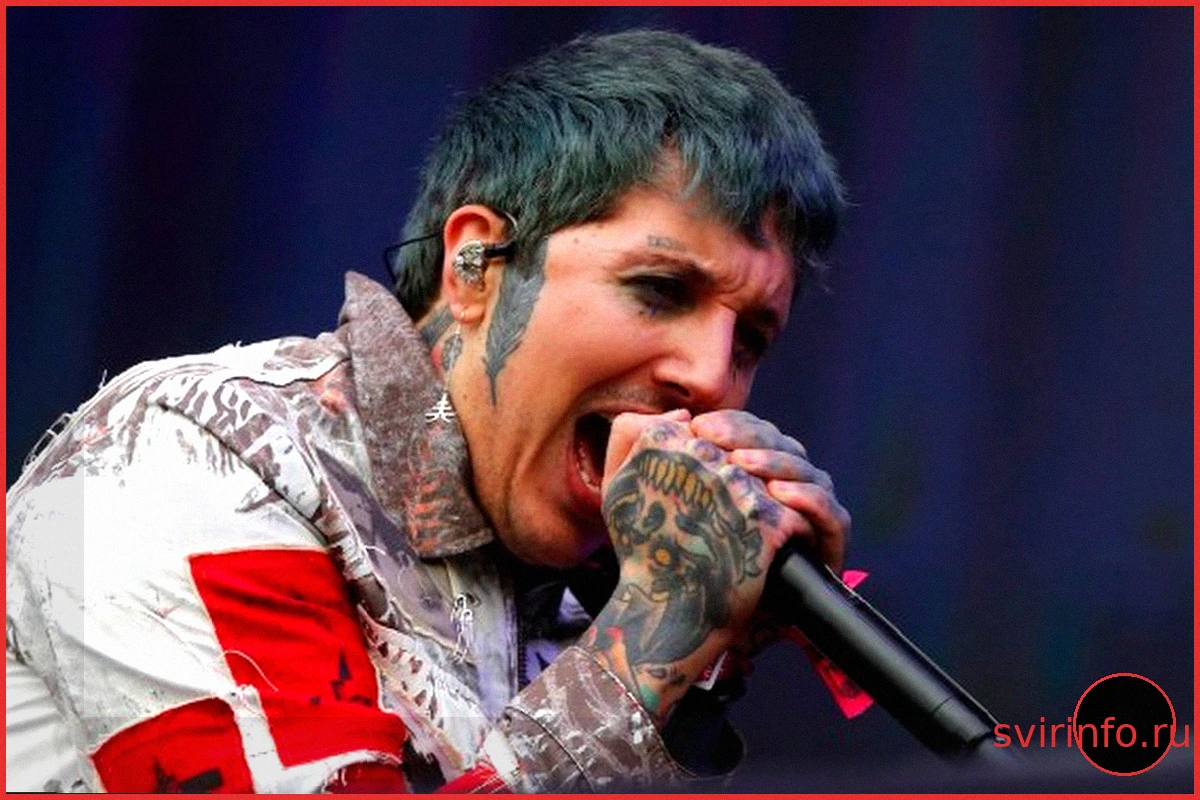 Вокалист Bring Me The Horizon Оли Сайкс получил легкое сотрясение мозга после инцидента с телефоном на концерте
